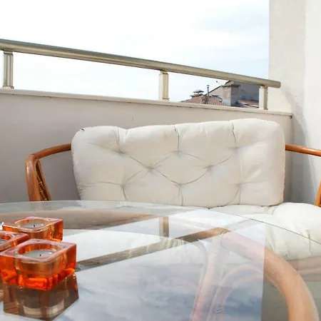 Lozengrad Apartment